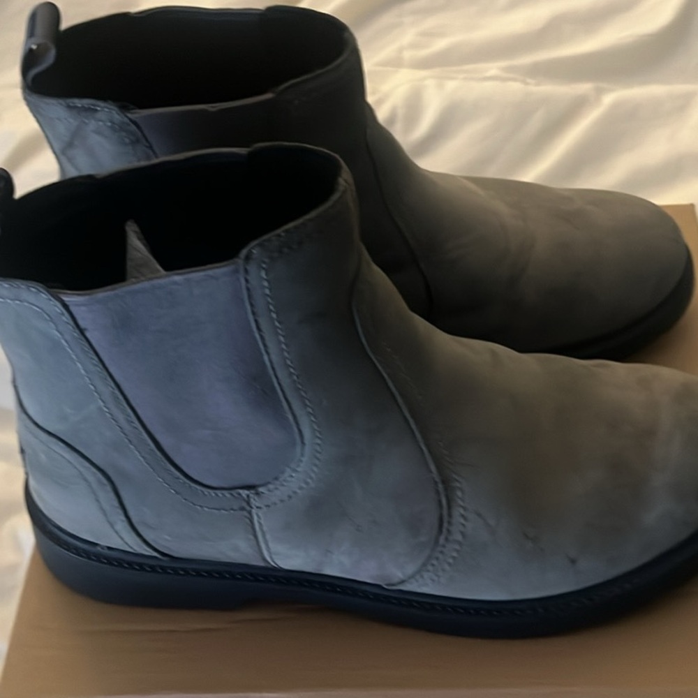 UGG Weatherproof Bolden Boots - Gray Chelsea - Youth 6 Big Kids - Suede